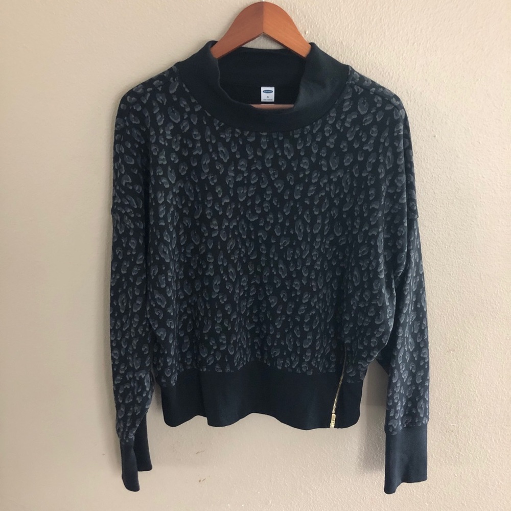Old Navy Gray Leopard Cowl Neck Cropped Pullover